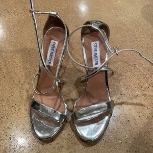 Steve Madden Floriaa silver size 7